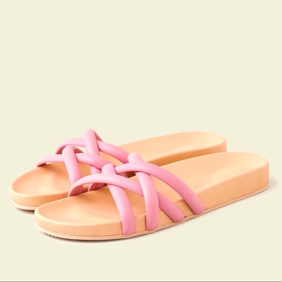 Pacific Cushy Leather Strap Sandals